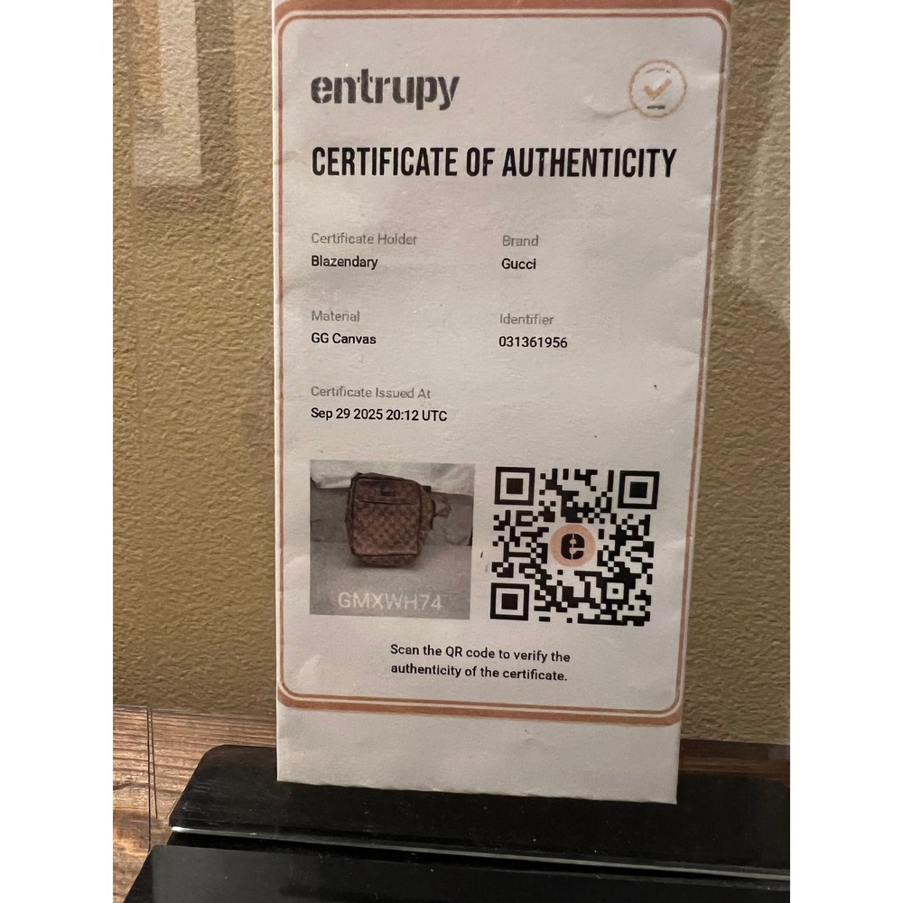 Gucci GG Canvas Messenger Bag - Picture 9 of 9